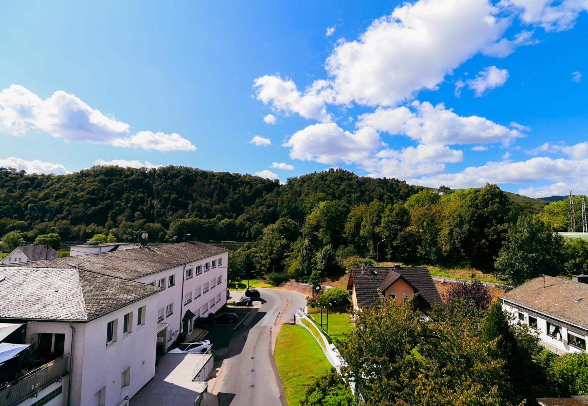 Moderne Fewo Sky Netflix Terrasse Burgblick Boxspringbett Waschtrockner Bullay Exterior photo